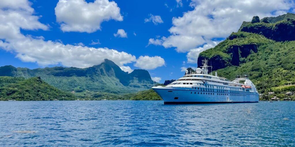 Far Horizons: Luxury Cruises in the South Pacific